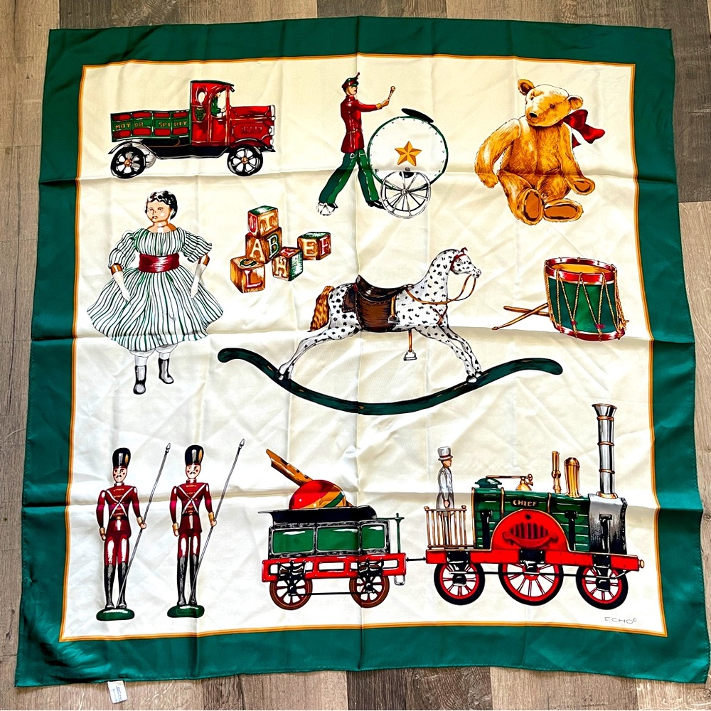 Vintage ECHO Beautiful Silk Scarf